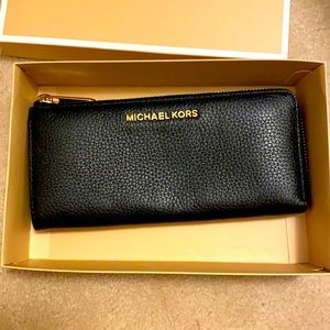 Michael Kors wallet - brand new